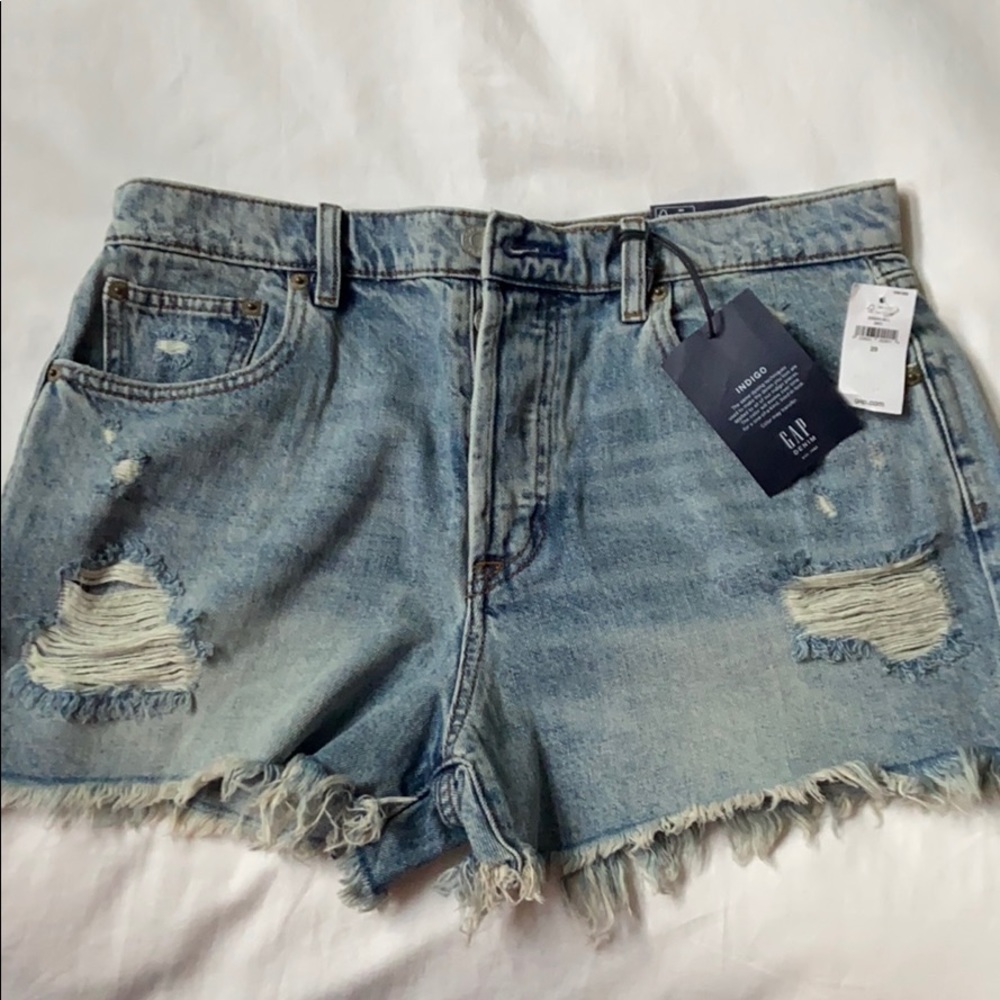 Gap High Rise 3” Short